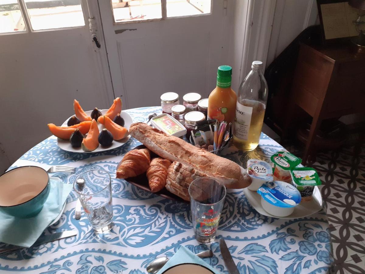 Bed and Breakfast La Fee Des Eaux Vernaison Exterior foto
