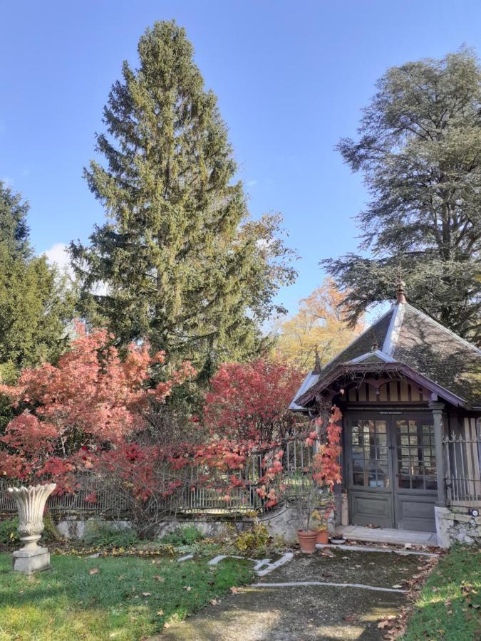Bed and Breakfast La Fee Des Eaux Vernaison Exterior foto